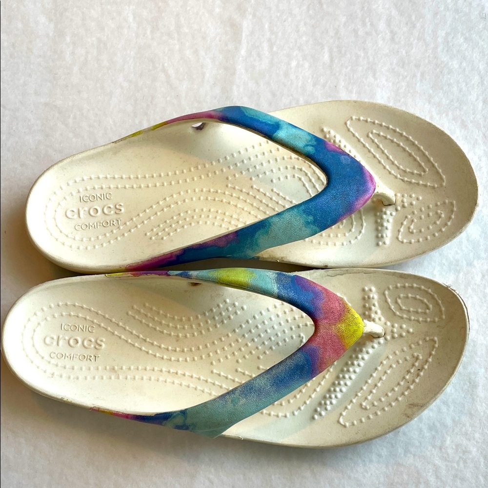 CROCS tye dye White Flip Flops size 5